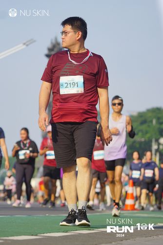 Race photo from Nu Skin Run 10K
