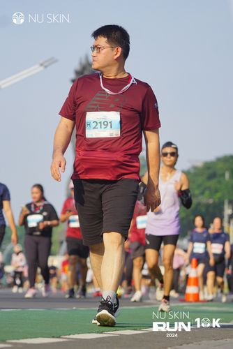 Race photo from Nu Skin Run 10K