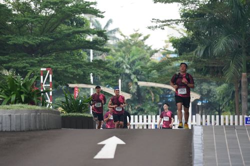 Race photo from Assurance Fun Run 2024