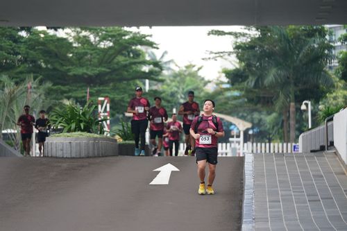 Race photo from Assurance Fun Run 2024