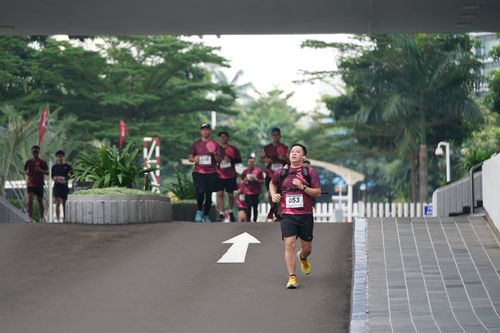 Race photo from Assurance Fun Run 2024