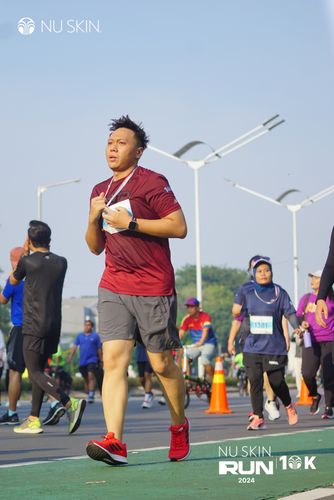 Race photo from Nu Skin Run 10K