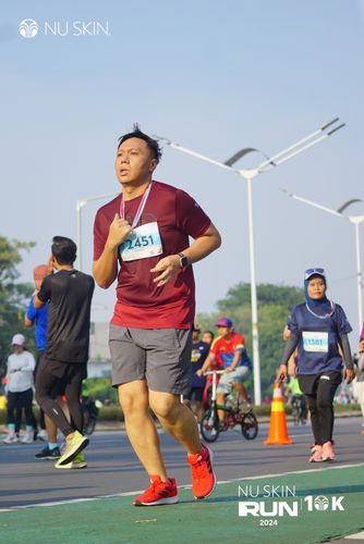 Race photo from Nu Skin Run 10K