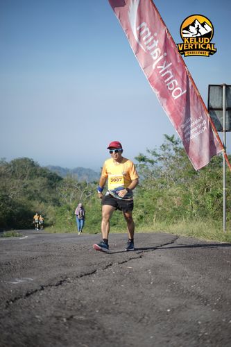 Race photo from Kelud Vertical Challenge 2024