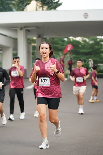 Race photo from Assurance Fun Run 2024