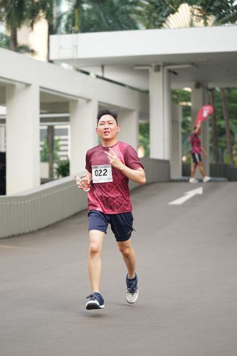 Race photo from Assurance Fun Run 2024