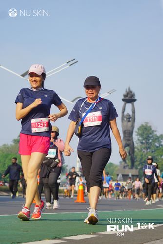 Race photo from Nu Skin Run 10K