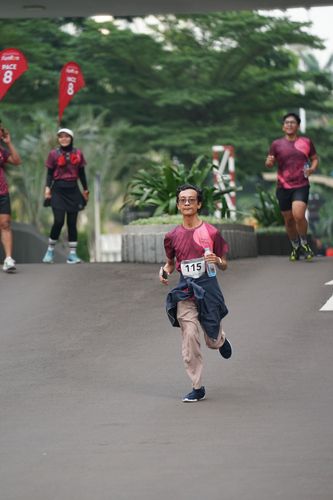 Race photo from Assurance Fun Run 2024