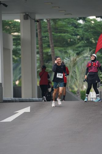 Race photo from Assurance Fun Run 2024