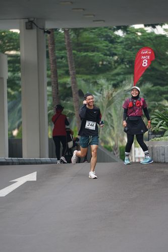Race photo from Assurance Fun Run 2024