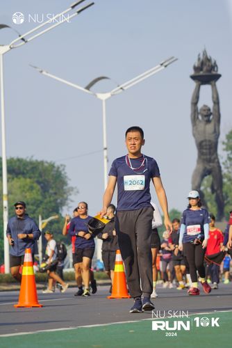 Race photo from Nu Skin Run 10K