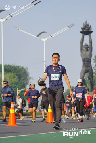 Race photo from Nu Skin Run 10K