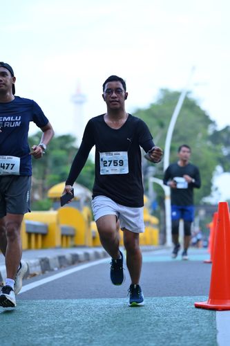 Race photo from KEMLU RUN 2025
