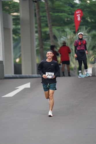 Race photo from Assurance Fun Run 2024