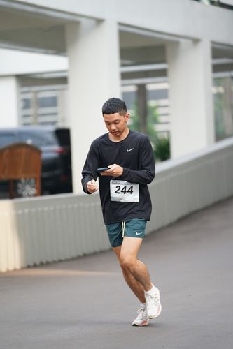 Race photo from Assurance Fun Run 2024