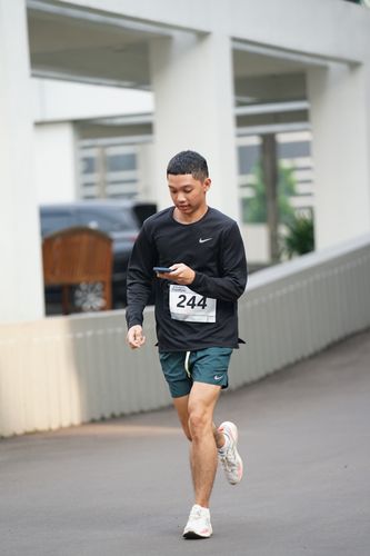 Race photo from Assurance Fun Run 2024