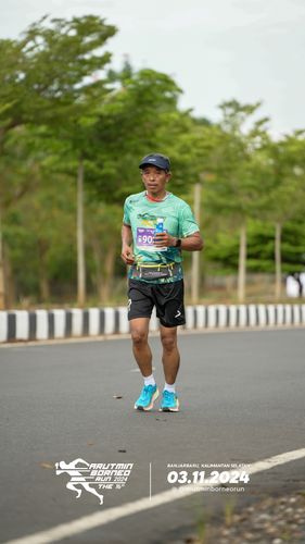 Race photo from Arutmin Borneo Run 2024