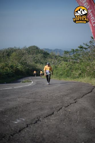 Race photo from Kelud Vertical Challenge 2024
