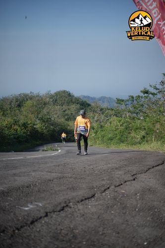 Race photo from Kelud Vertical Challenge 2024
