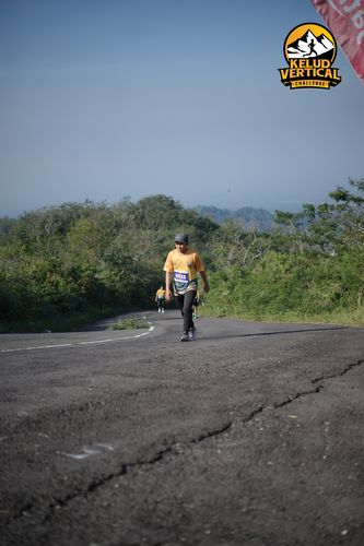 Race photo from Kelud Vertical Challenge 2024