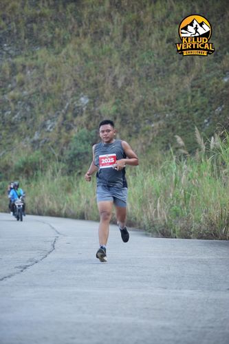 Race photo from Kelud Vertical Challenge 2024