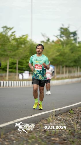 Race photo from Arutmin Borneo Run 2024