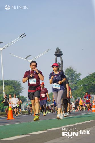 Race photo from Nu Skin Run 10K