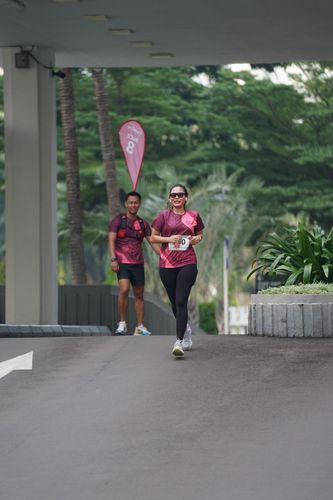 Race photo from Assurance Fun Run 2024