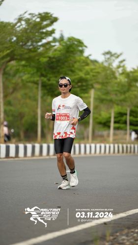 Race photo from Arutmin Borneo Run 2024