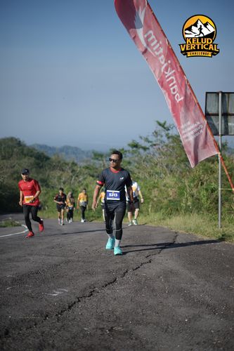 Race photo from Kelud Vertical Challenge 2024