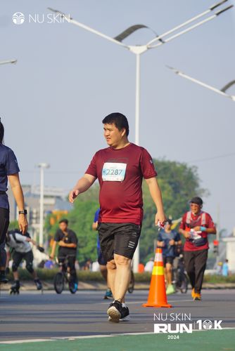 Race photo from Nu Skin Run 10K