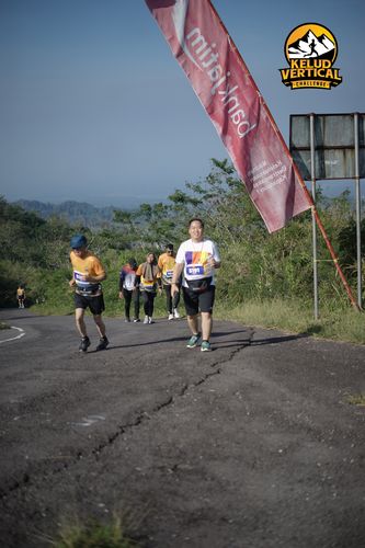 Race photo from Kelud Vertical Challenge 2024