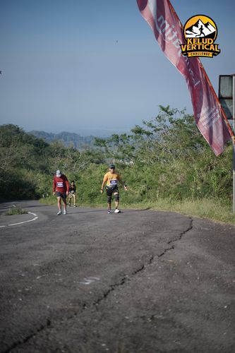 Race photo from Kelud Vertical Challenge 2024