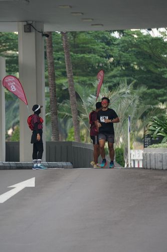 Race photo from Assurance Fun Run 2024
