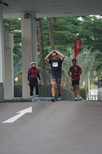 Race photo from Assurance Fun Run 2024
