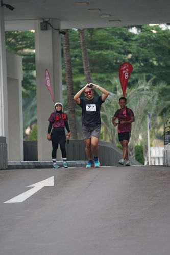 Race photo from Assurance Fun Run 2024