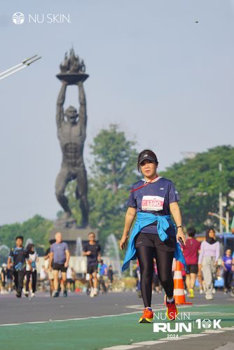 Race photo from Nu Skin Run 10K