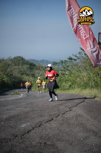 Race photo from Kelud Vertical Challenge 2024