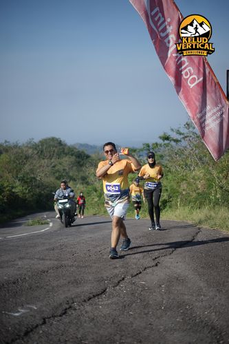 Race photo from Kelud Vertical Challenge 2024