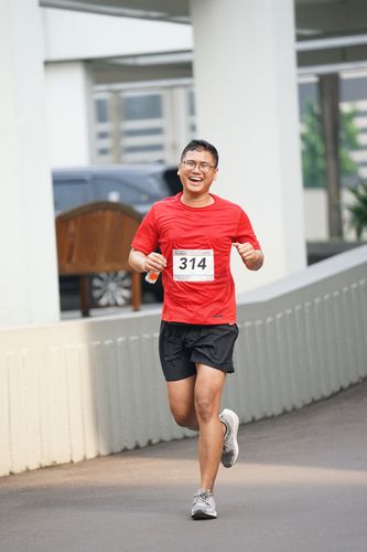 Race photo from Assurance Fun Run 2024