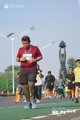 Race photo from Nu Skin Run 10K
