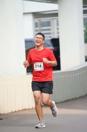 Race photo from Assurance Fun Run 2024