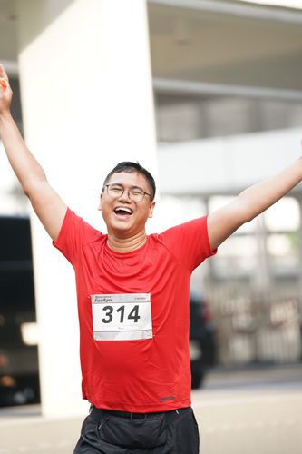 Race photo from Assurance Fun Run 2024