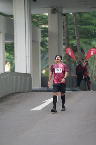 Race photo from Assurance Fun Run 2024
