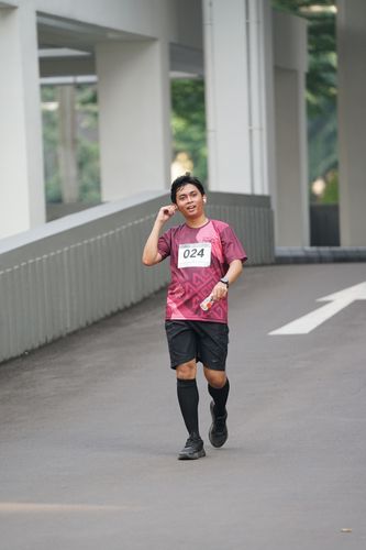 Race photo from Assurance Fun Run 2024