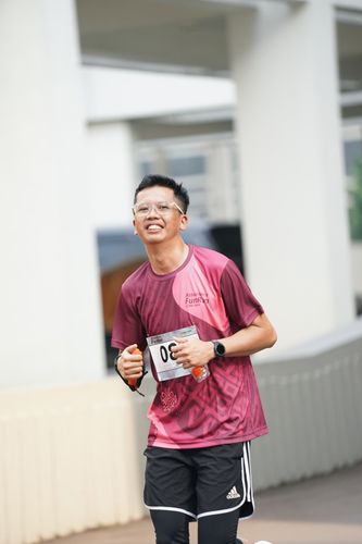 Race photo from Assurance Fun Run 2024