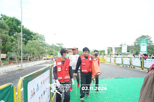 Race photo from Arutmin Borneo Run 2024
