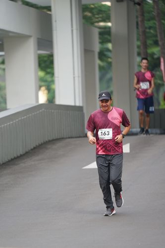 Race photo from Assurance Fun Run 2024