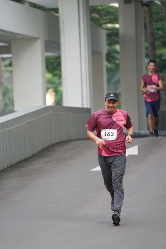 Race photo from Assurance Fun Run 2024