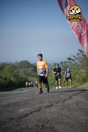 Race photo from Kelud Vertical Challenge 2024